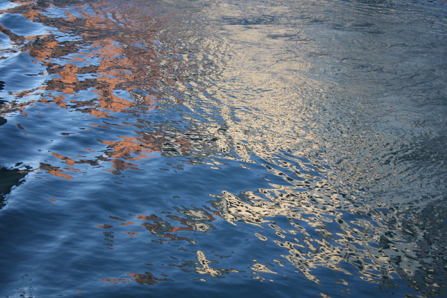 an example of diffuse reflection in real life.